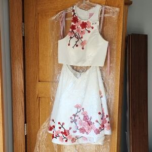 Floral Embroidered Formal Dress Homecoming / Prom Size 2